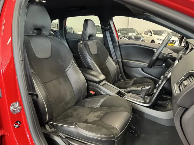 Volvo V40 2.0 T4 Business Sport 2017 Benzine 14