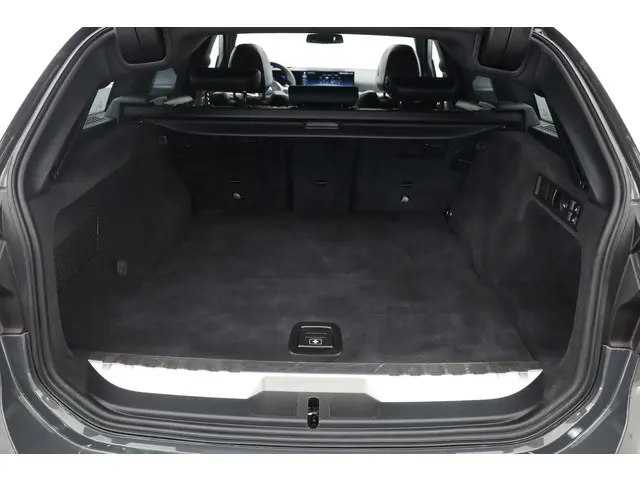 BMW 3 Serie Touring 330e M Sport 2022 Hybride Benzine 27