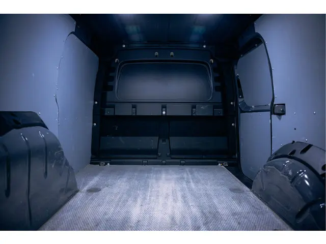 Volkswagen Caddy Cargo 2.0 TDI 2023 Diesel 7