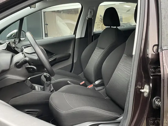 Peugeot 208 1.2 VTi Access 2013 Benzine 10