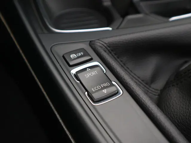 BMW 2 Serie Cabrio 220i 2015 Benzine 16