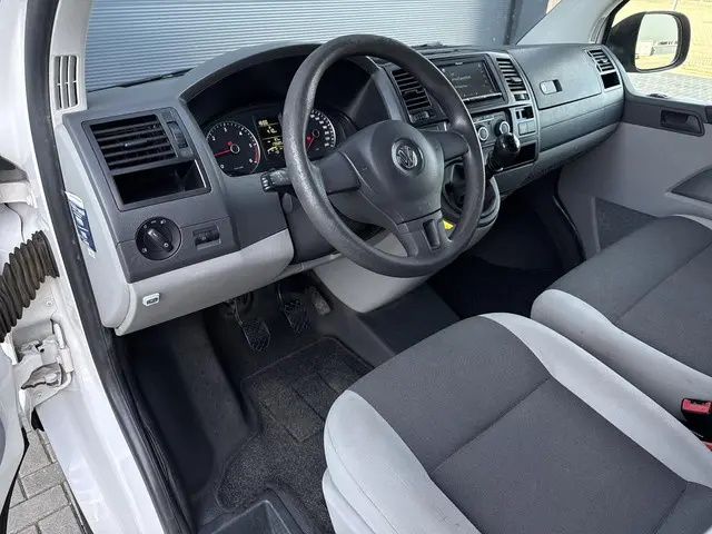 Volkswagen Transporter 2.0 TDI L1H1 2014 Diesel 6