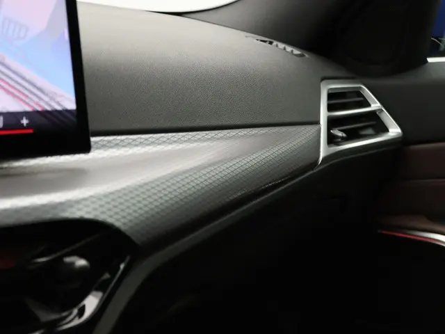 BMW 3 Serie Sedan 330e 2025 Hybride Benzine 17