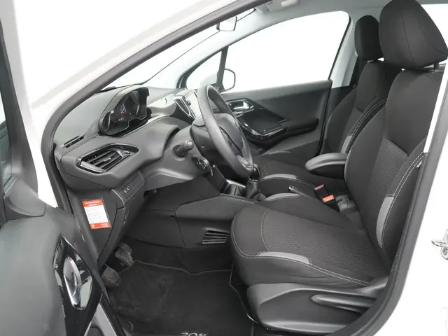 Peugeot 208 1.2 PureTech Blue Lion 2016 Benzine 11
