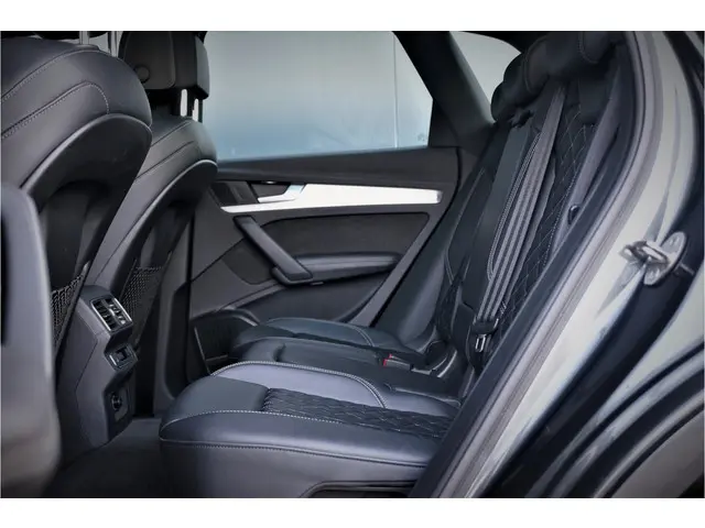 Audi Q5 2.0 TFSI quattro Launch Edition 2017 Benzine 87