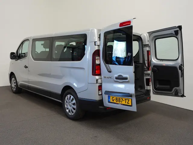 Renault Trafic Passenger 2.0 dCi 120 L2H1 2019 Diesel 29