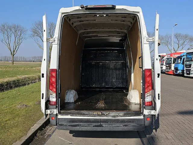 Iveco Daily 35 S 14 2017 Diesel 12