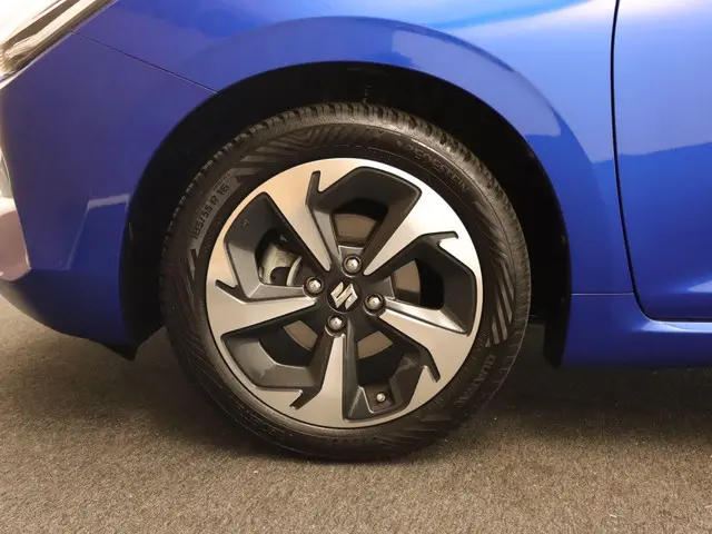 Suzuki Swift 1.2 Style Smart Hybrid 2025 Benzine 19