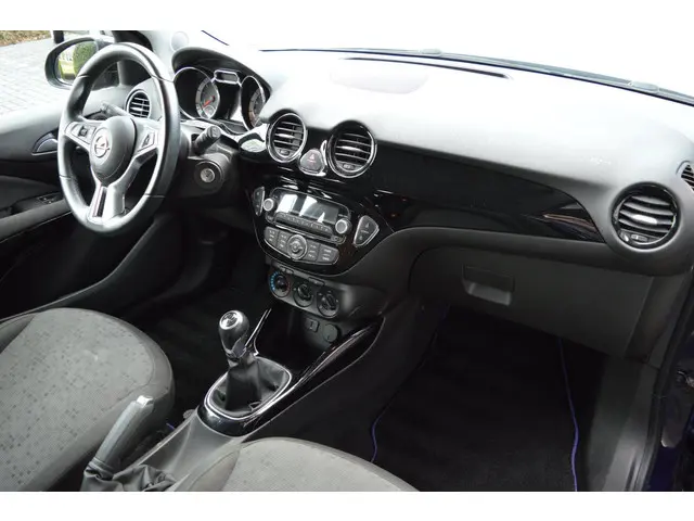 Opel ADAM 1.2 airco , cruise control 2016 Benzine 16