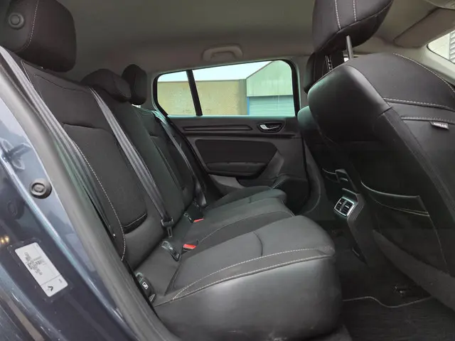 Renault Mégane Estate 1.3 TCe Limited 2018 Benzine 17