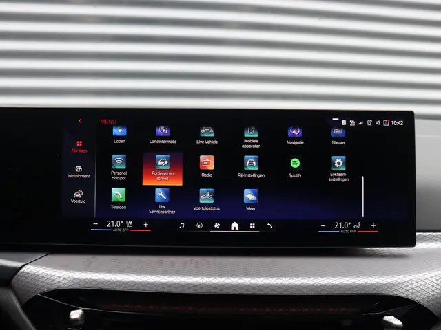 BMW 3 Serie Touring 330e 2025 Hybride Benzine 32