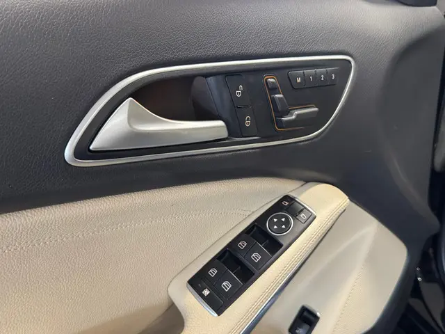 Mercedes-Benz GLA 250 2014 Benzine 21