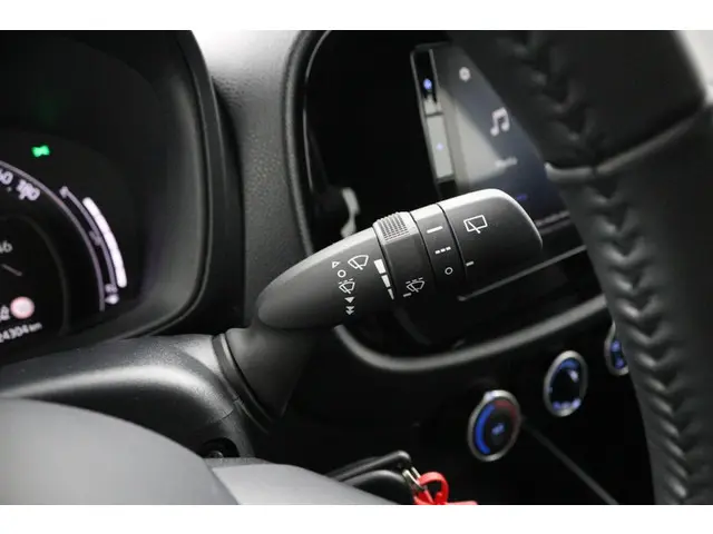 Toyota Aygo X 1.0 VVT-i MT Play 2024 Benzine 30