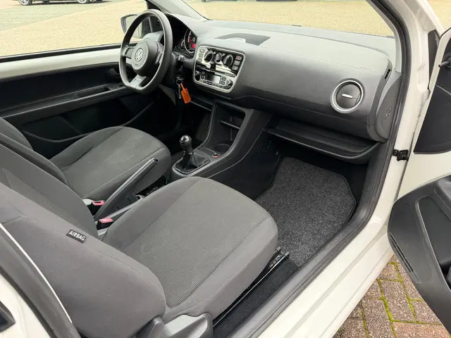 Volkswagen up! 1.0 move up! BlueMotion 2013 CNG 10