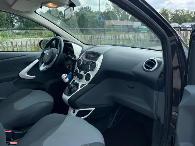 Ford Ka 1.2 Titanium X Airco, 15 inch, NAP! 2012 Benzine 18