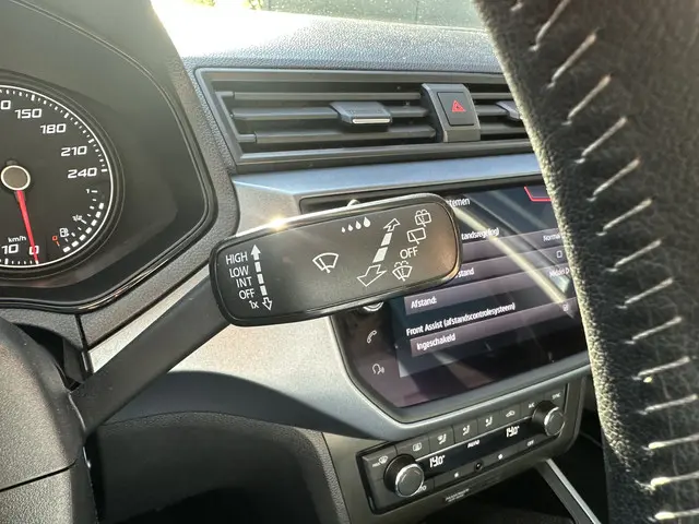 SEAT Arona 1.0 TSI Style Business Intense 2019 Benzine 18