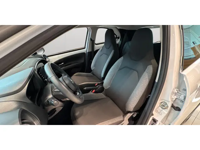 Toyota Aygo X 1.0 VVT-i MT Play 2023 Benzine 6