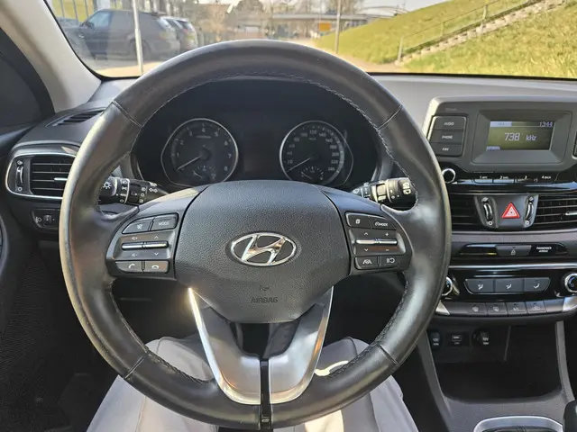 Hyundai i30 M6CA11 2022 Benzine 17