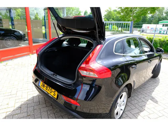 Volvo V40 2.0 T2 Momentum Navi|Clima|LMV 2016 Benzine 9