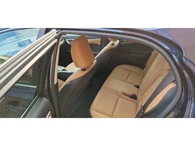 Lexus CT 200h Luxury Line 2016 Hybride Benzine 11