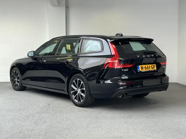 Volvo V60 2.0 B3 Momentum Advantage 2021 Benzine 6