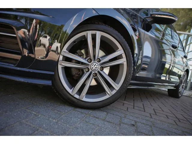 Volkswagen Golf 1.4 TSI | R-line 2017 Benzine 17