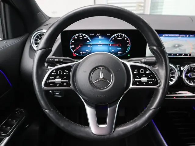 Mercedes-Benz GLA 250 e AMG Line 2021 Hybride Benzine 17