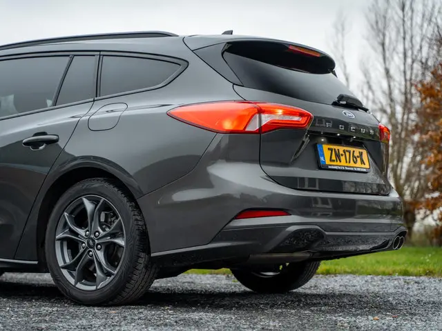 Ford Focus Wagon 1.0 EcoBoost ST Line 2019 Benzine 15