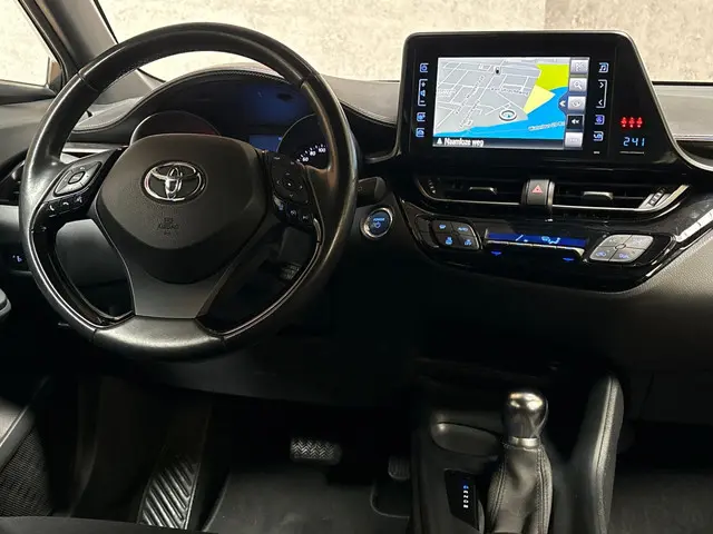 Toyota C-HR 1.8 Hybrid Sport 2019 Hybride Benzine 7