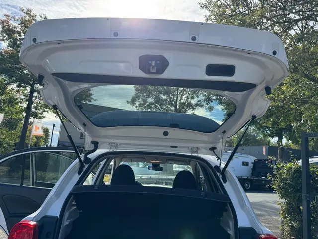 Nissan Micra 1.2 Connect Edition N-TEC 2015 Benzine 39