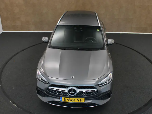Mercedes-Benz GLA 250 e Style 2020 Hybride Benzine 9