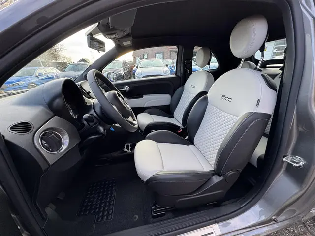 Fiat 500C 1.0 Hybrid Club 2022 Benzine 16