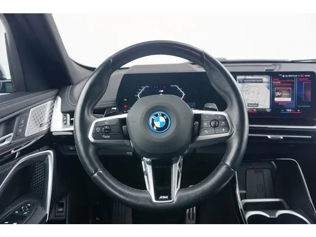 BMW X1 xDrive30e 2022 Hybride Benzine 11