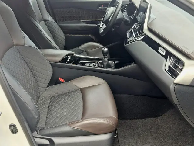 Toyota C-HR veel opties limited edition 2016 Benzine 31