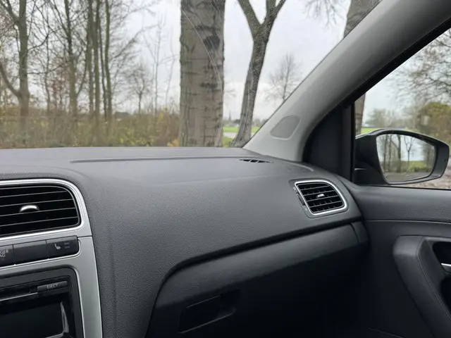 Volkswagen Polo 1.2 Easyline 2013 Benzine 16