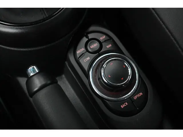 MINI 3-Deurs 1.5 Cooper Camden Edition 2024 Benzine 17