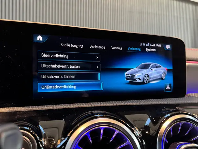 Mercedes-Benz CLA 180 AMG Camera Sfeer 2020 Benzine 36