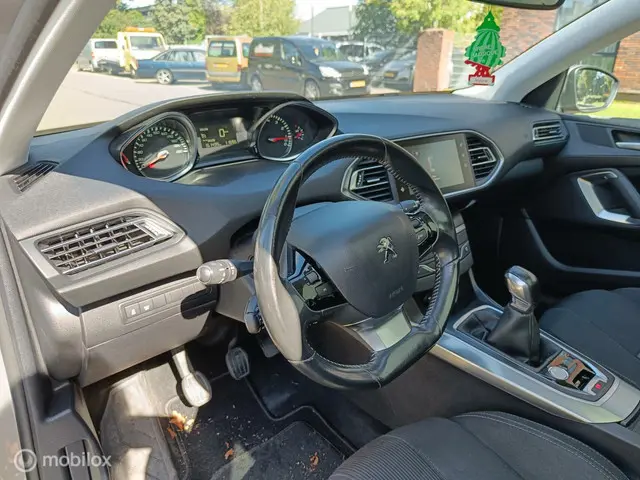 Peugeot 308 1.2 PureTech Blue Lease Premium 2014 Benzine 10