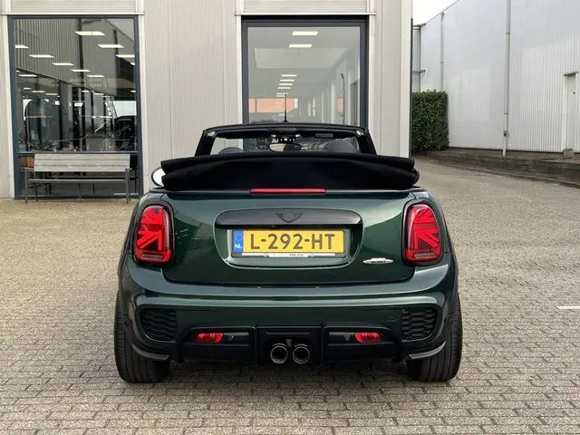 MINI Cooper Cabrio 2.0 John Works Chili 2017 Benzine 58