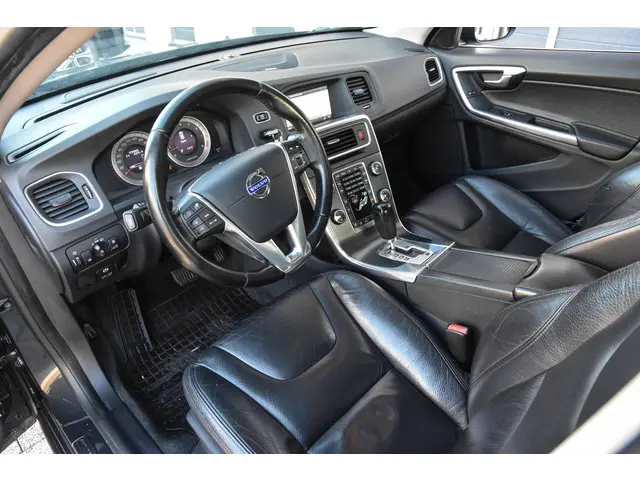 Volvo S60 2.0 T5 Momentum 2013 Benzine 27