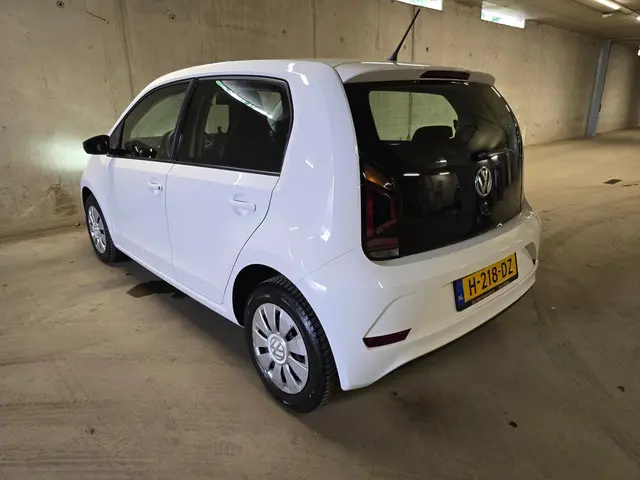 Volkswagen up! 1.0 BMT move up! 2020 Benzine 11