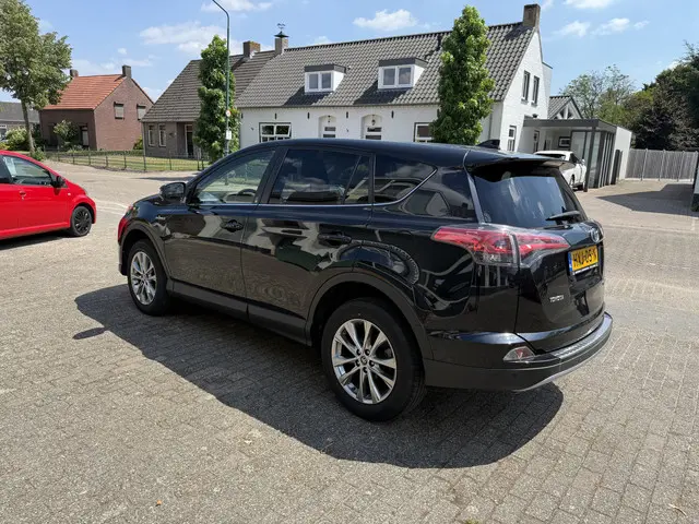 Toyota RAV4 2.5 Hybrid AWD Energy 2018 Hybride Benzine 4