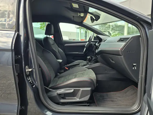 SEAT Ibiza 1.0 TSI FR Business |Automaat|Navi ! 2019 Benzine 18