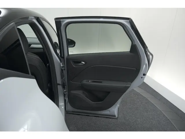 Renault Captur Mild Hybrid 160 EDC Techno 2024 Benzine 64