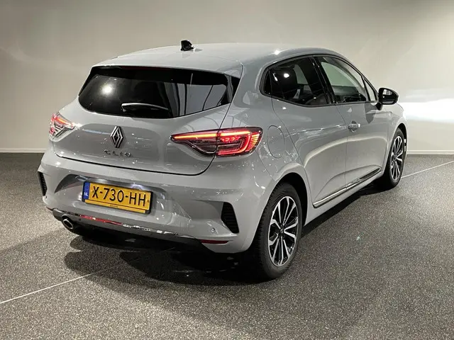 Renault Clio 1.0 TCe 90 GPF techno 2023 Benzine 2