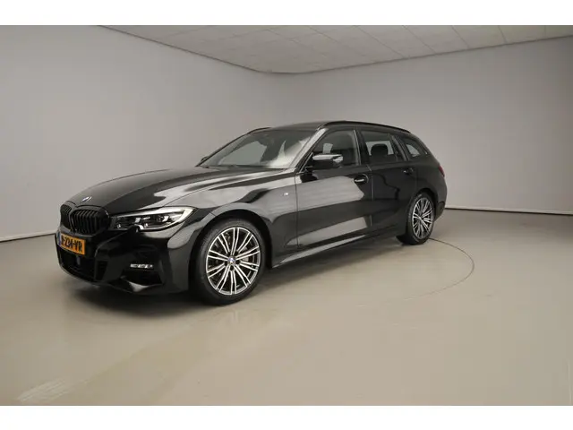 BMW 3 Serie Touring 330i xDrive 2022 Benzine 46