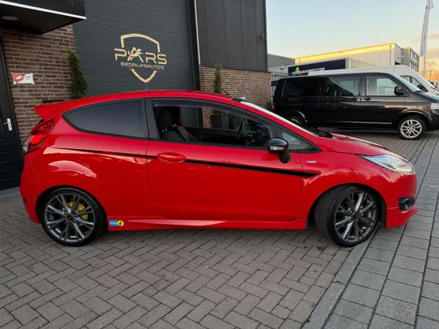 Ford Fiesta 1.0 EcoBoost ST Line zeer nette!! 2016 Benzine 8