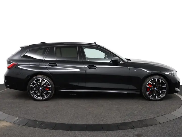 BMW 3 Serie Touring 330e xDrive 2025 Hybride Benzine 10