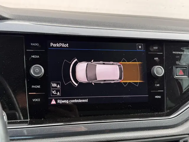 Volkswagen Polo 1.0 TSI Highline DSG 2018 Benzine 12