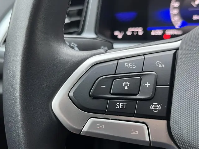 Volkswagen T-Roc 1.0 TSI Life 2023 Benzine 35